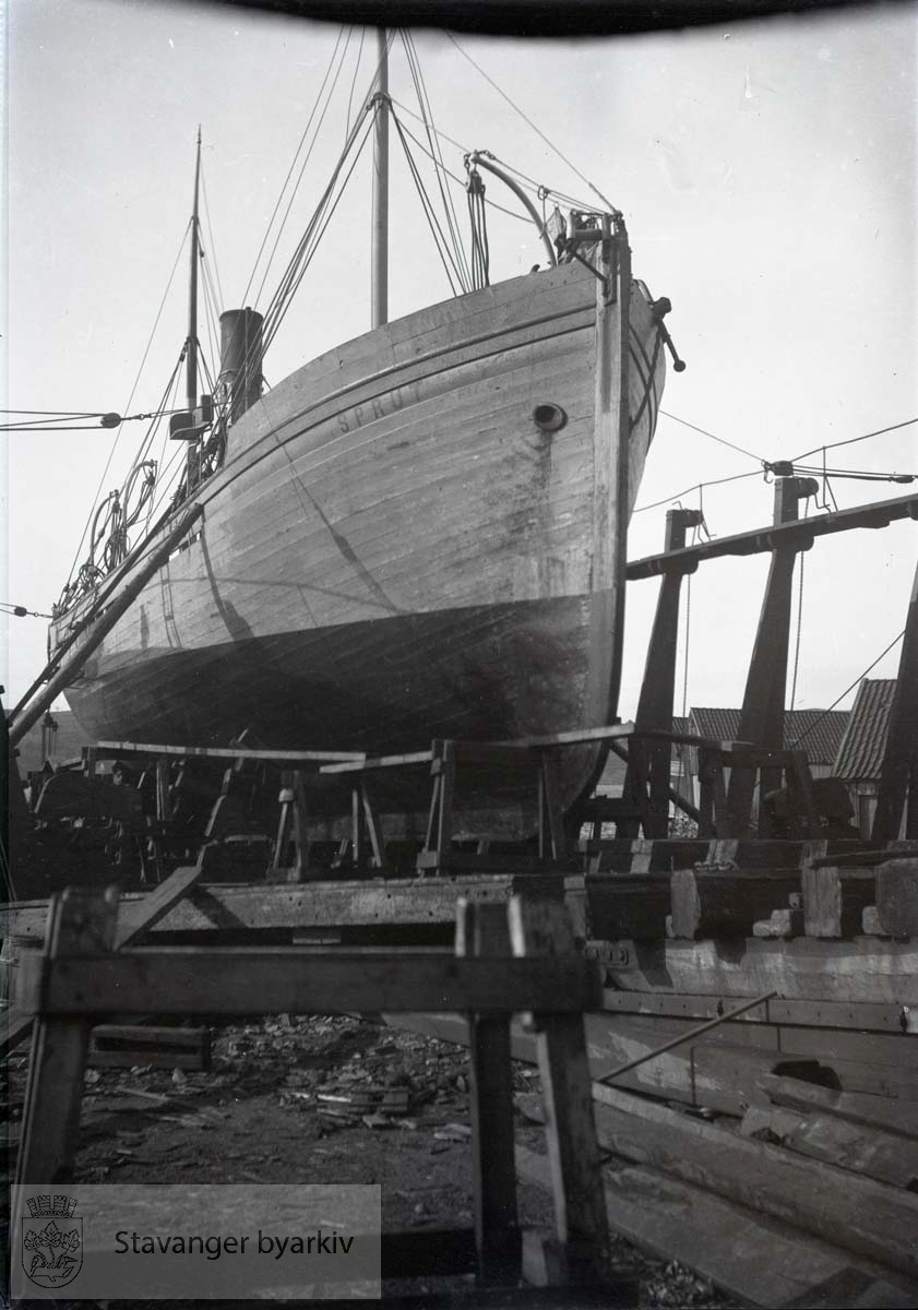 Skipet Sprut.Rosenberg Mekaniske Verksted i Sandvigå