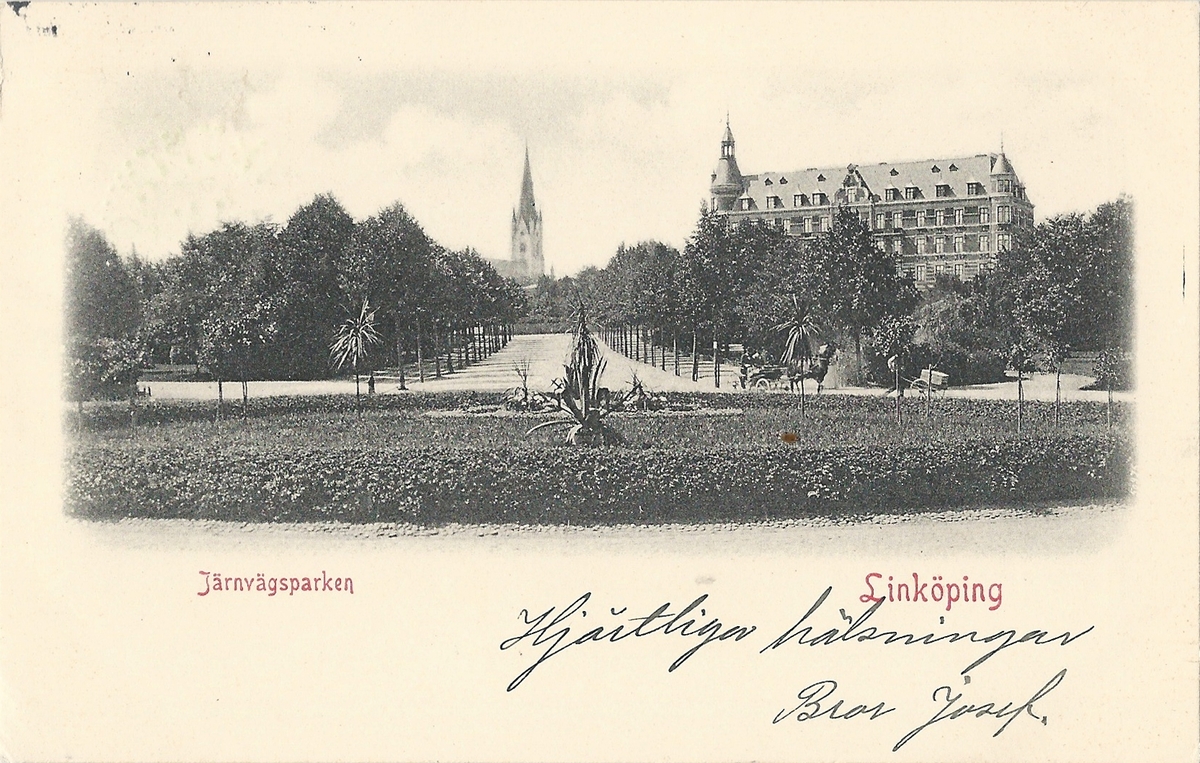 Vykort från  Linköping Järnvägsparken 
Järnvägsavenyn, Järnvägsparken, Domkyrkan, Miljonpalatset,
Poststämplat 1913