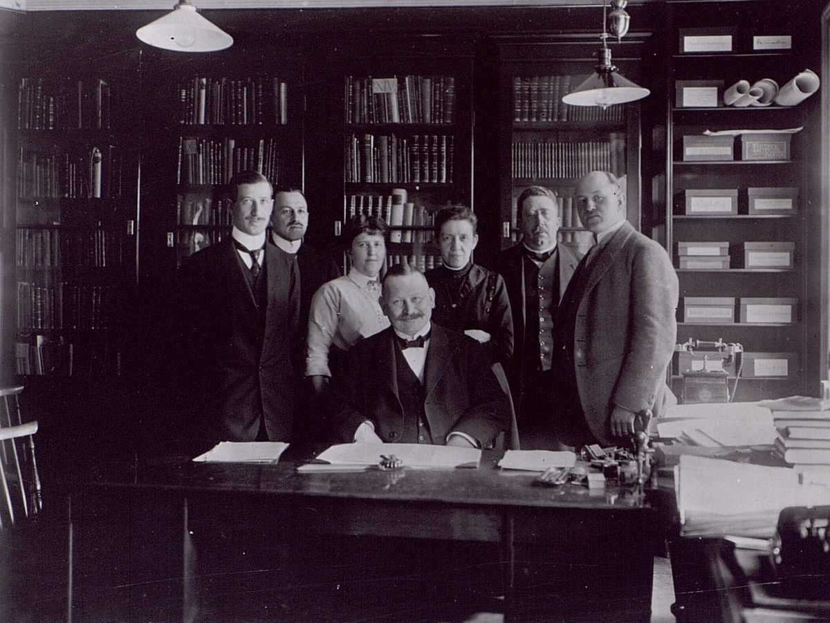 Gamla Undervisningsanstalten år 1911. Goldschmidt, Backelin, Lindström, Landin, Stenqvist, Agrell och Holmström.