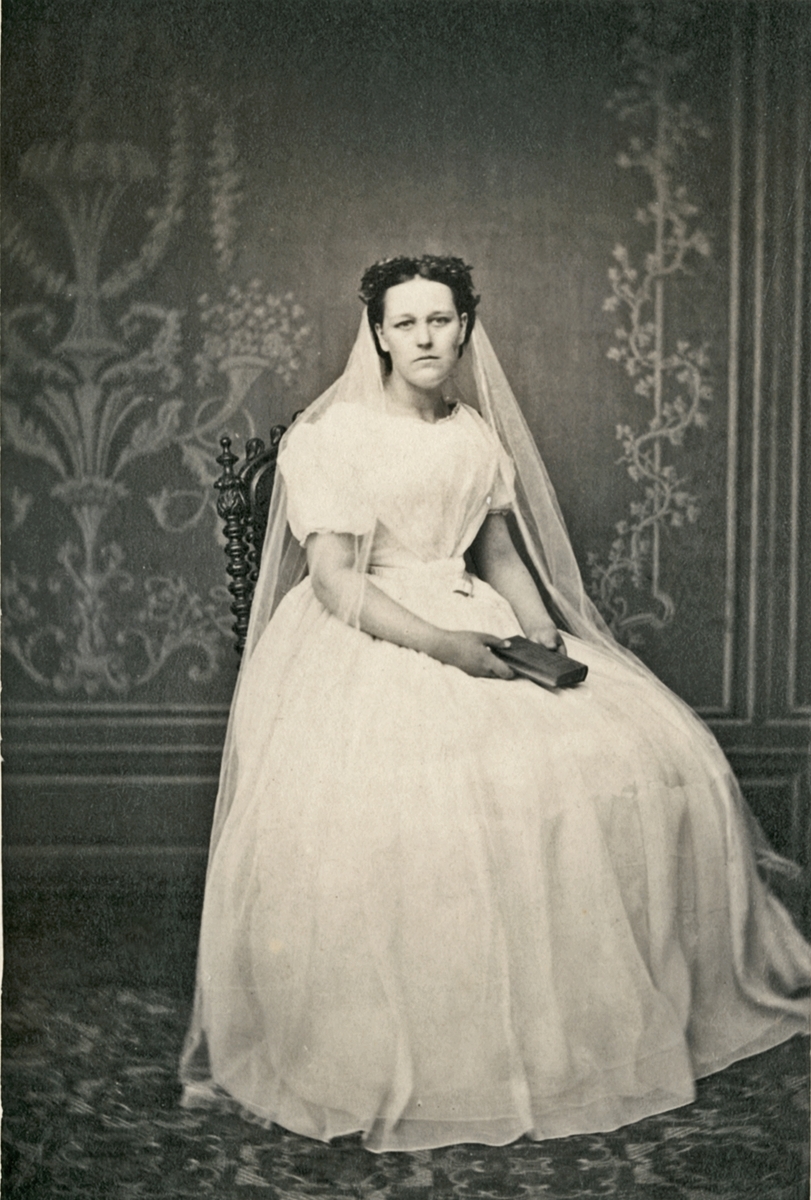 Brudebilde, sansynligvis av Barbara Lilleba Anker Bachke. Tatt i 1889.