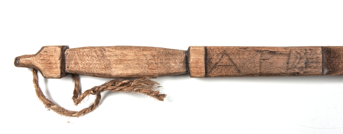 Alnmått av trä, märkt 1761, KLD EPD KLD:GD m.m.