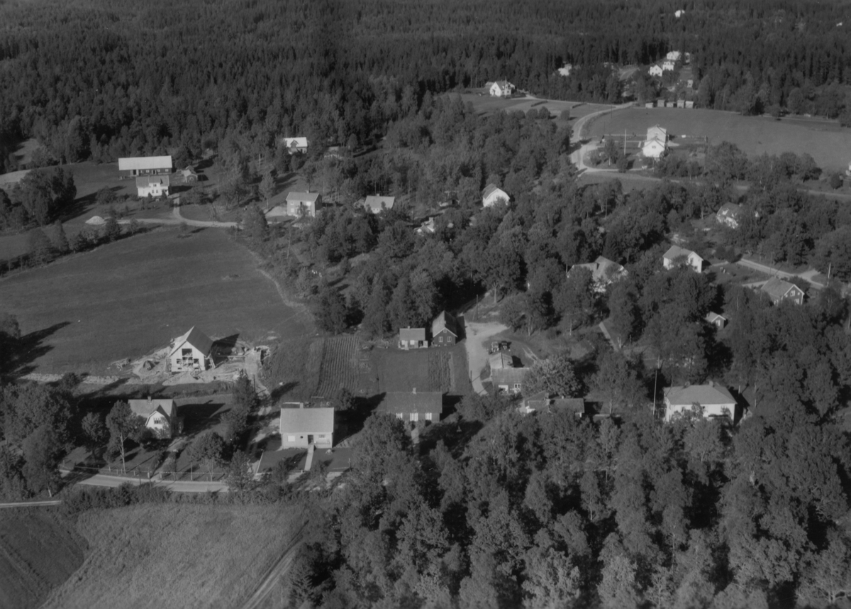 Flygfoto över Åsenhöga i Gnosjö kommun, Jönköpings län. Nr 1634/1958