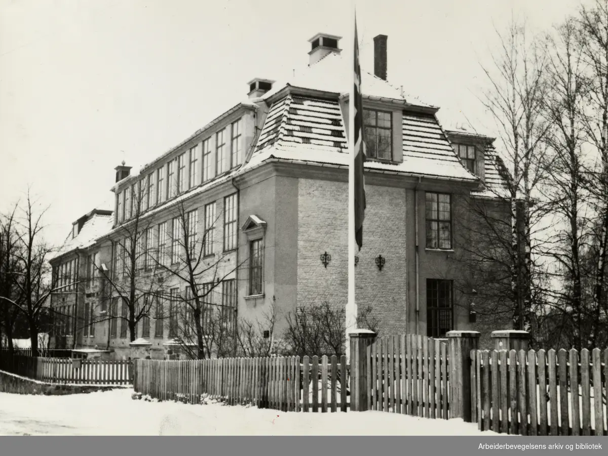 Høybråten skole. 30 års jubileum. Desember 1952