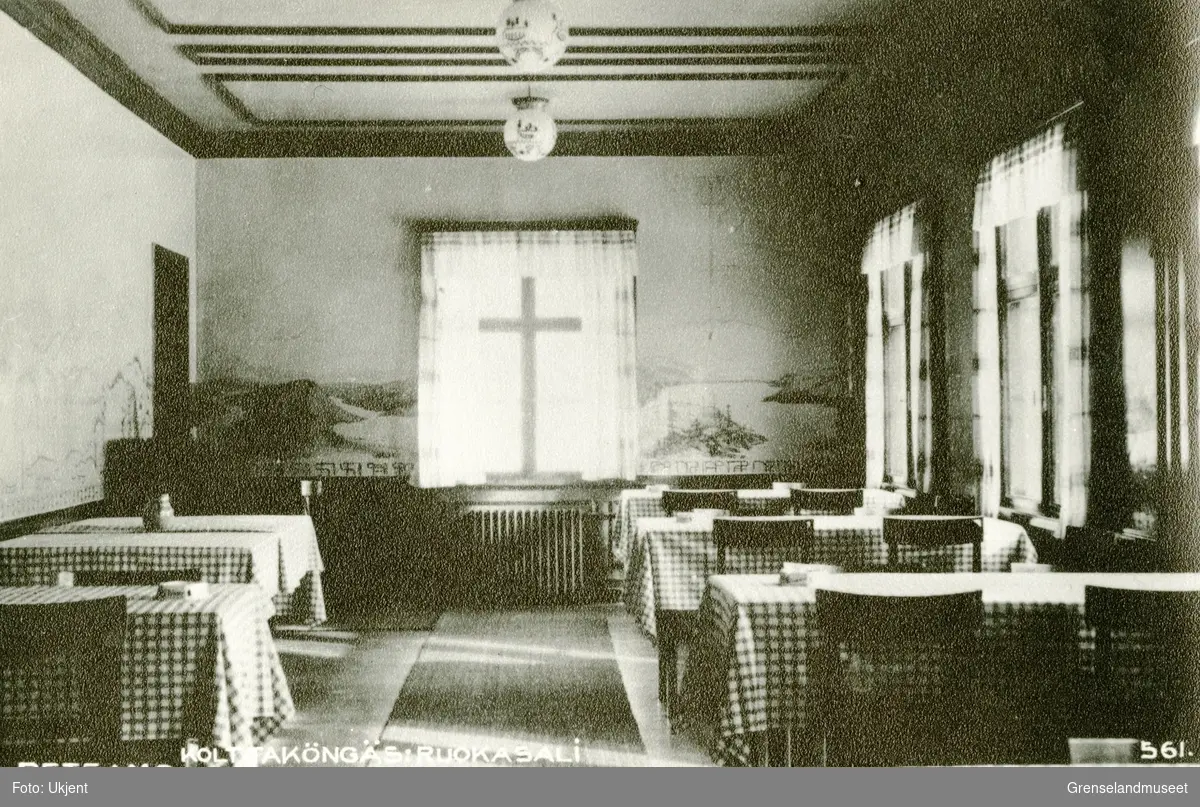 Fra matsalen til turisthotellet før brannen i 1937. Fint dekorerte vegger.