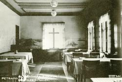 Fra matsalen til turisthotellet før brannen i 1937. Fint dek