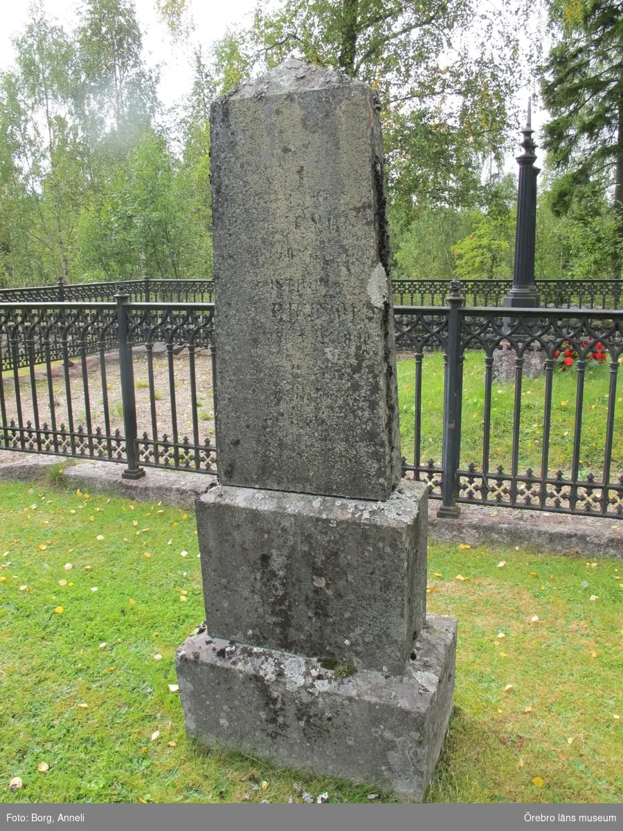 Rockesholm kyrkogård Inventering av kulturhistoriskt värdefulla gravvårdar 2014-2015, Kvarter 9.