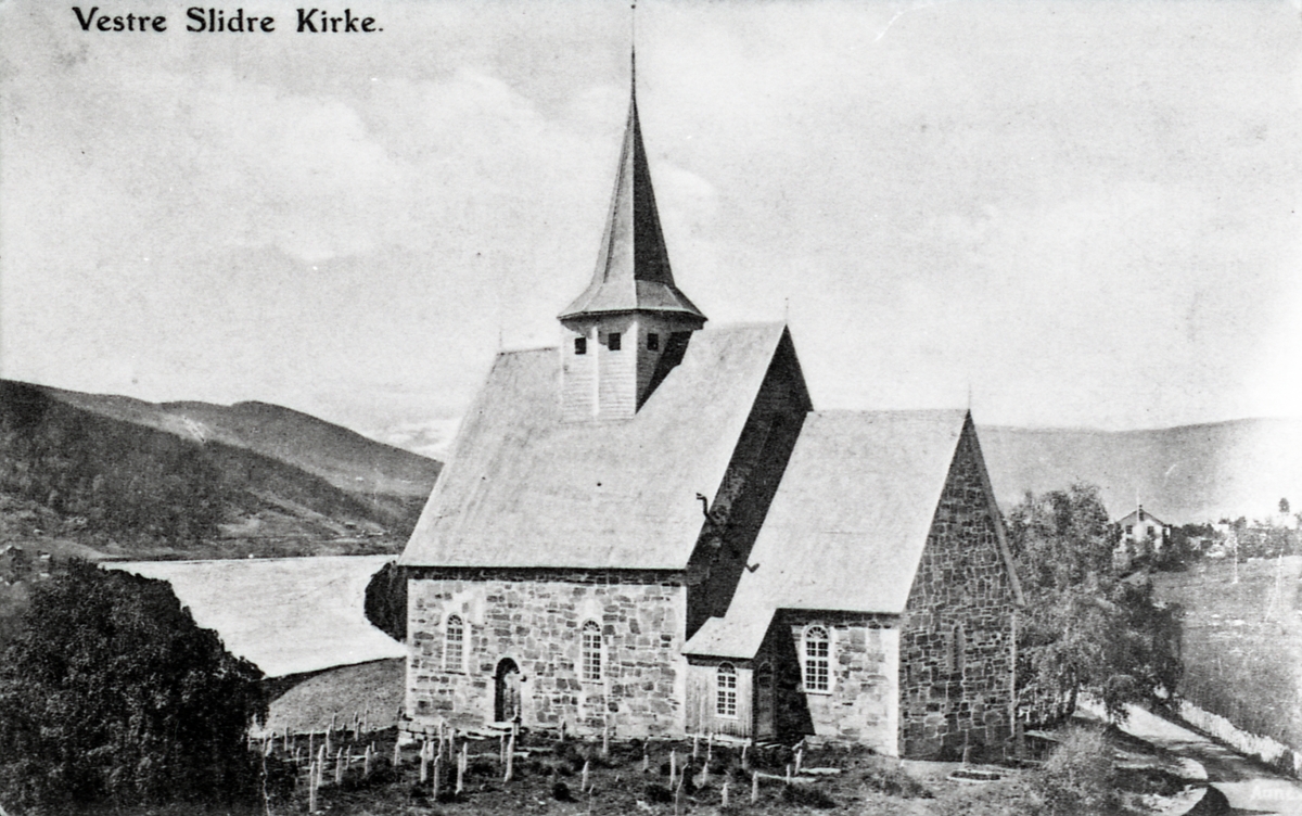 Postkort av Vestre Slidre Kirke (Slidredomen) 1907.
