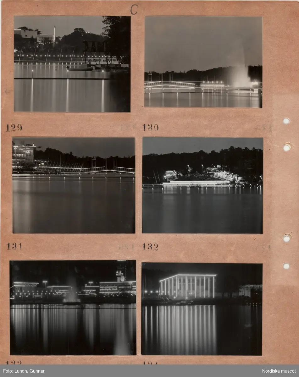 Motiv: (ingen anteckning) ;
Nattbilder med vatten och exteriörer av byggnader på Stockholmsutställningen bland annat restaurang "Paradiset".