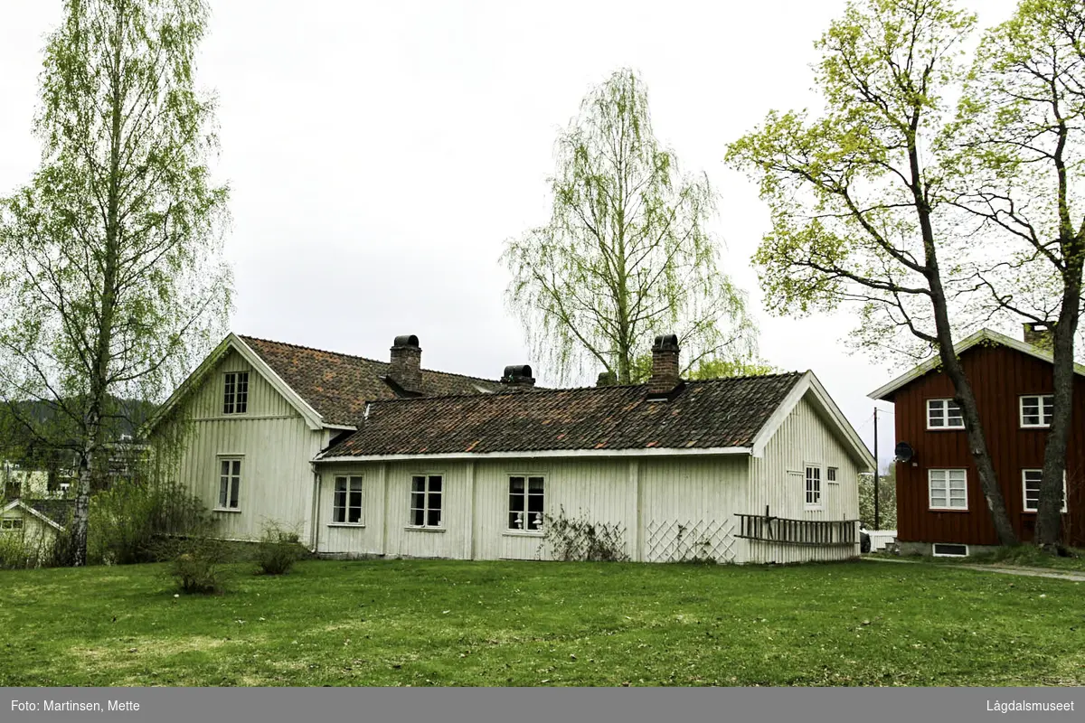 Gamle Glitre gård. Glitre gårds historie går tilbake til 1600-tallet.