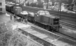 Diesellokomotiv Di 2 822 i skiftetjeneste på Narvik stasjon.