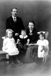 Edvard Svean med familie