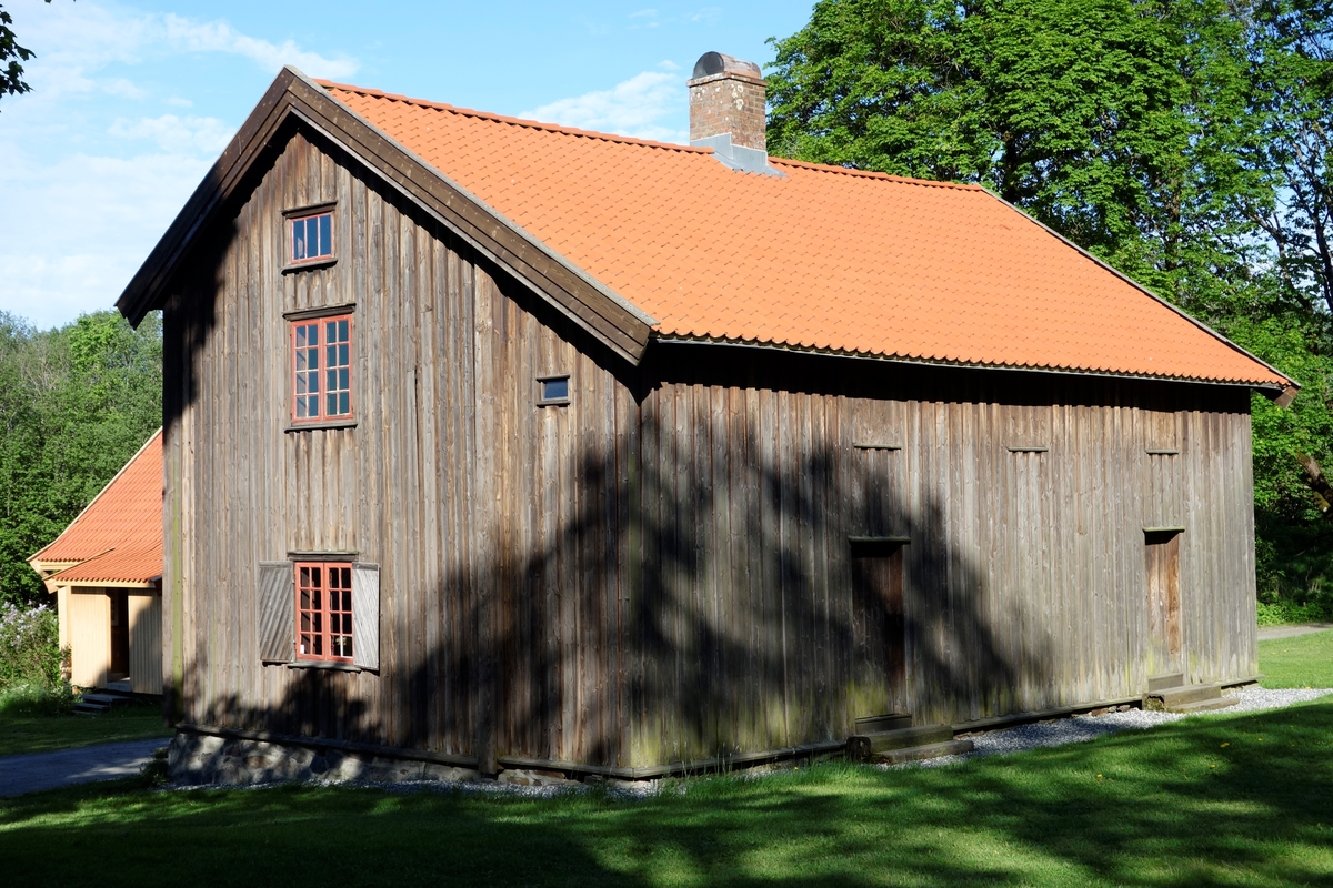 Bolig Bjørklund, fra 1750. Flyttet til Skedsmo prestegård i 1830 og brukt som drengestue