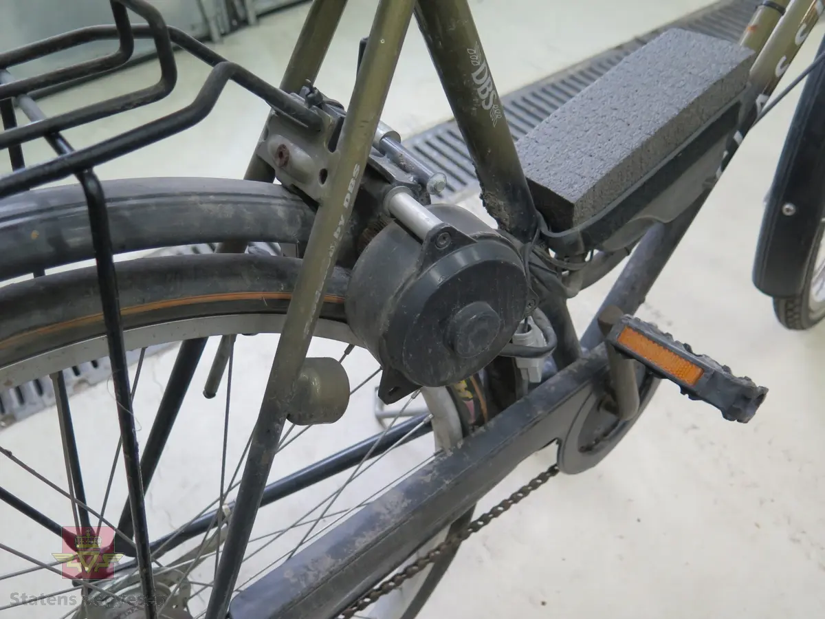 DBS damesykkel påmontert elektrisk hjelpemotor. Lader følger med. Størerlse 53 cm.