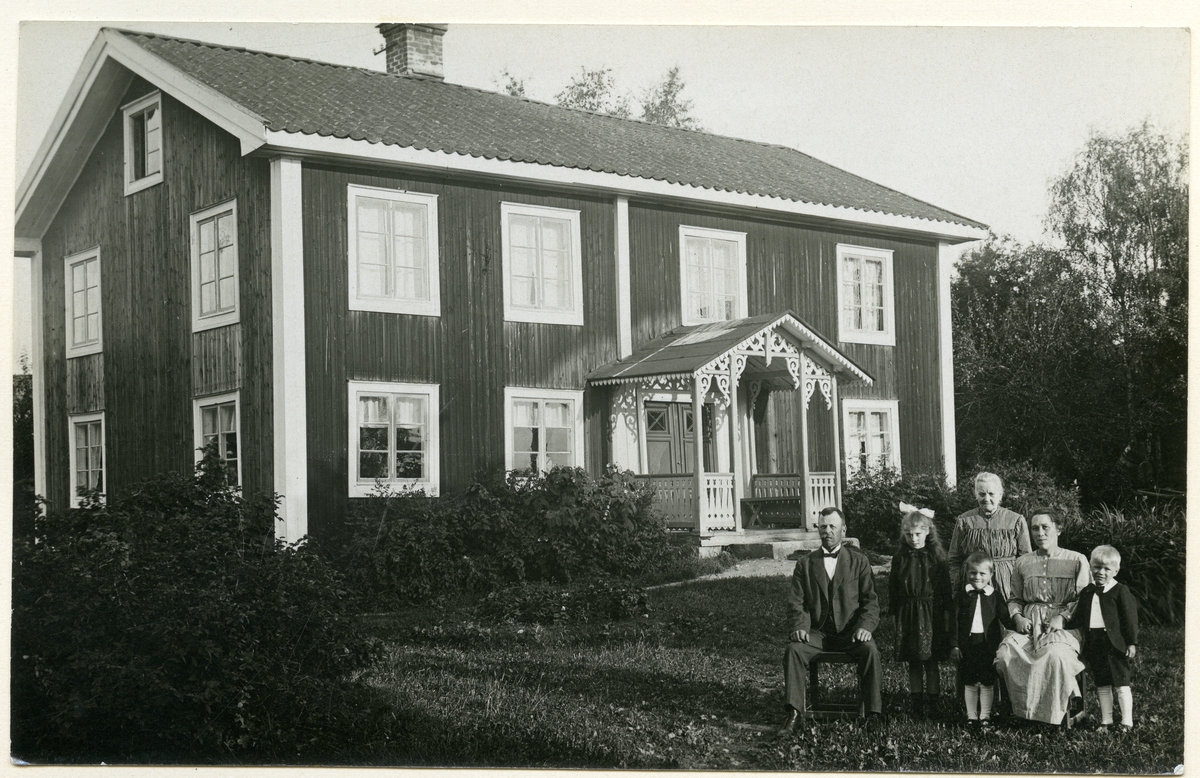 Norrby socken, Sala, Boda.
Axel Anderssons gård, c:a 1900-1915.