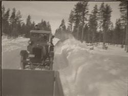 Snørydding med GMC lastebil i Elverum 1927-1928