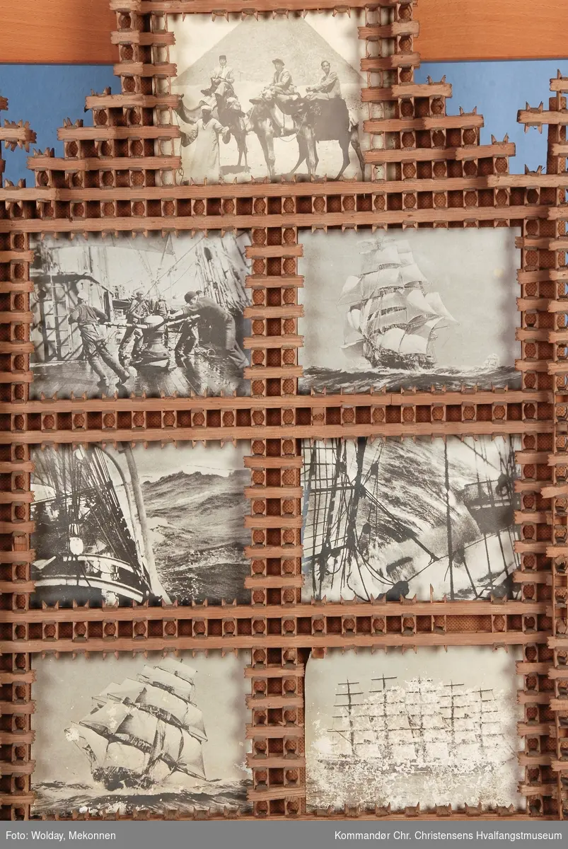 Syv små foto/bilder i samme ramme. Rammen er laget av små pinner som fantes i tobakksesker. 