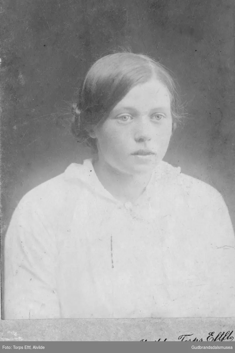 Magnhild Åboen (f. 1900 g. Åmodt)