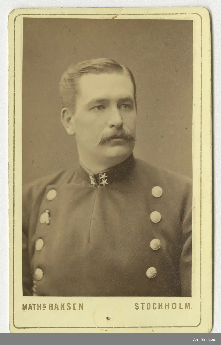 17 st porträttbilder av officerare från Andre livgardet/Göta Livgarde.