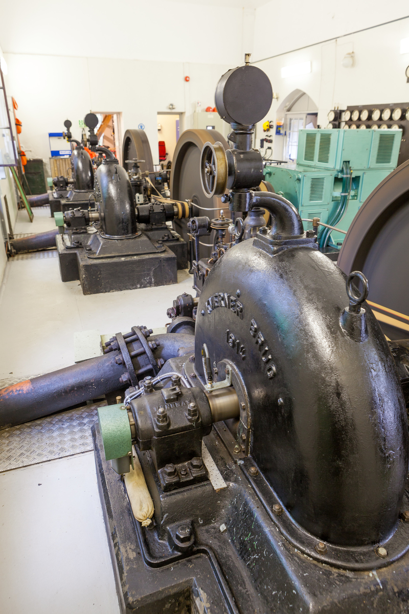Maskinsalen i Longerak kraftverk, også kalla Langerak. Bygd i 1916 for å forsyna Landeskogen tuberkulosesanatorium med straum.