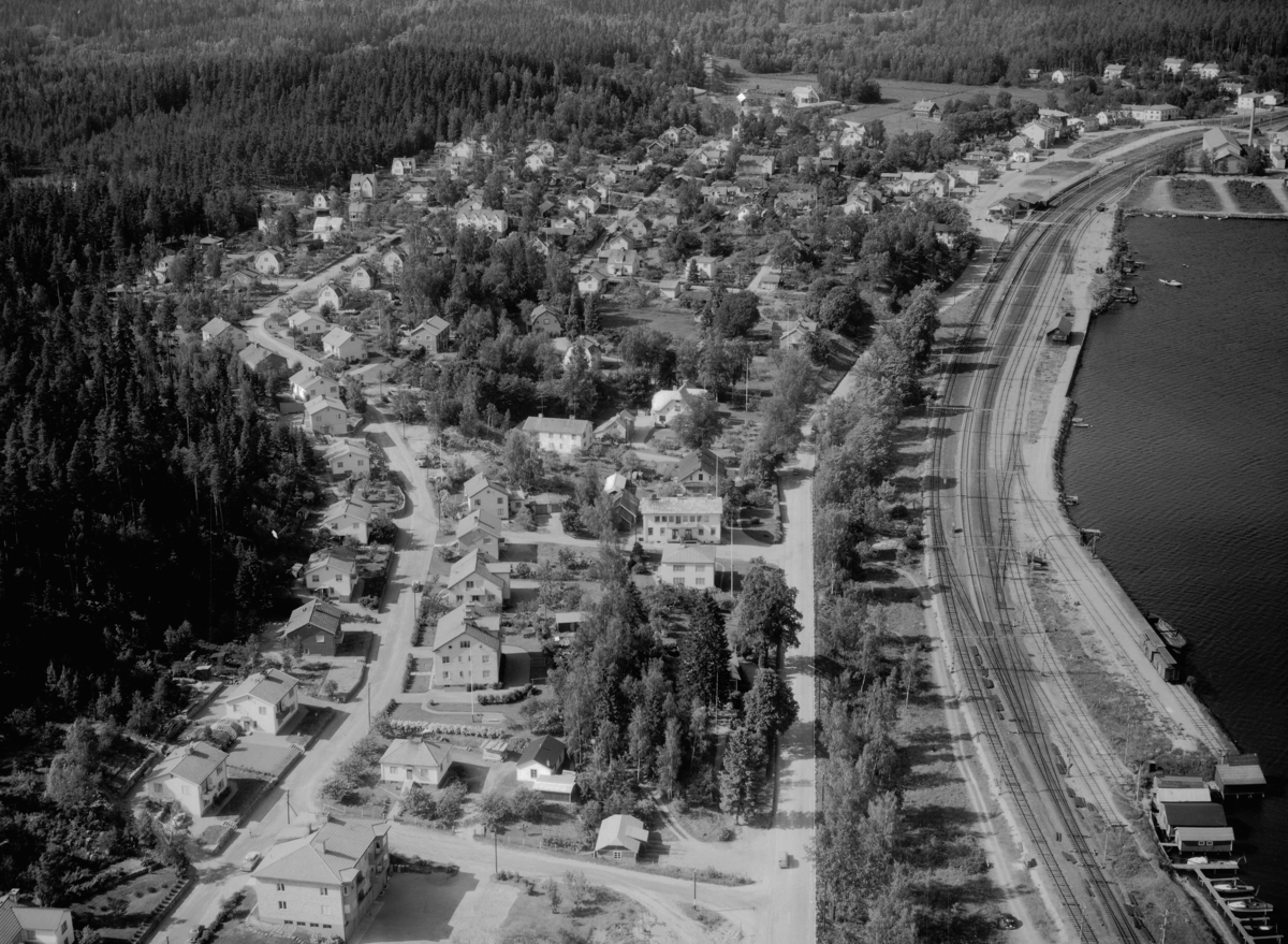 Flygfoto över Sommen i Tranås kommun,  Jönköpings län. 819/1964
