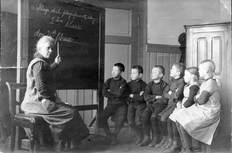 Undervisning ved døveskolen i Trondheim, 1915 (Foto/Photo)