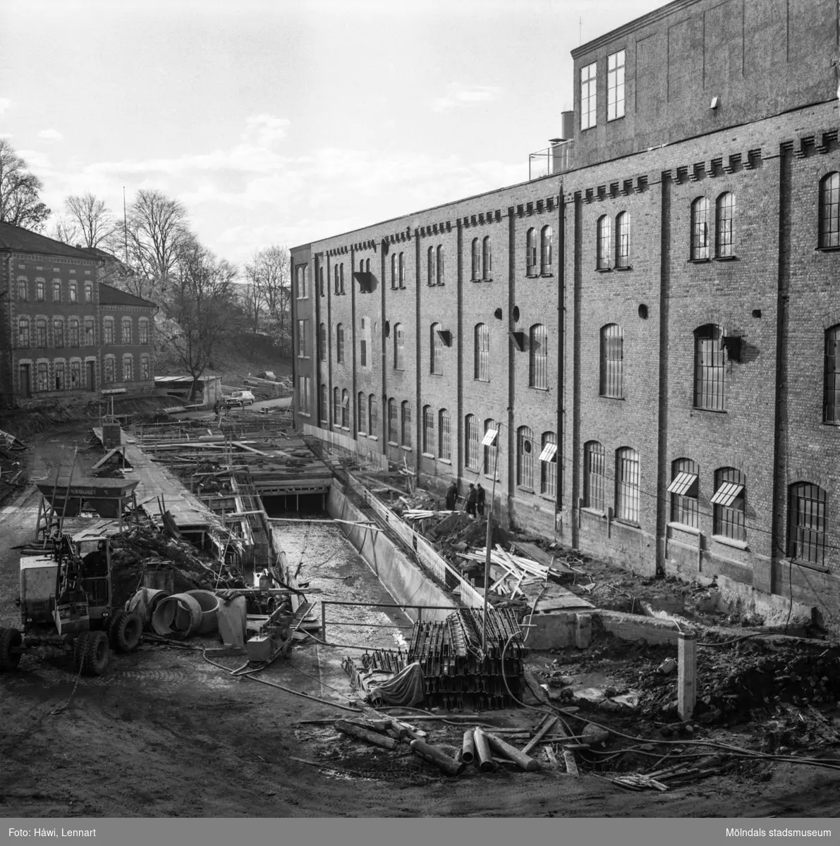 Byggnad nr 19 och 2 på pappersbruket Papyrus i Mölndal, 9/11 1962. Tillbyggnad 1962.
