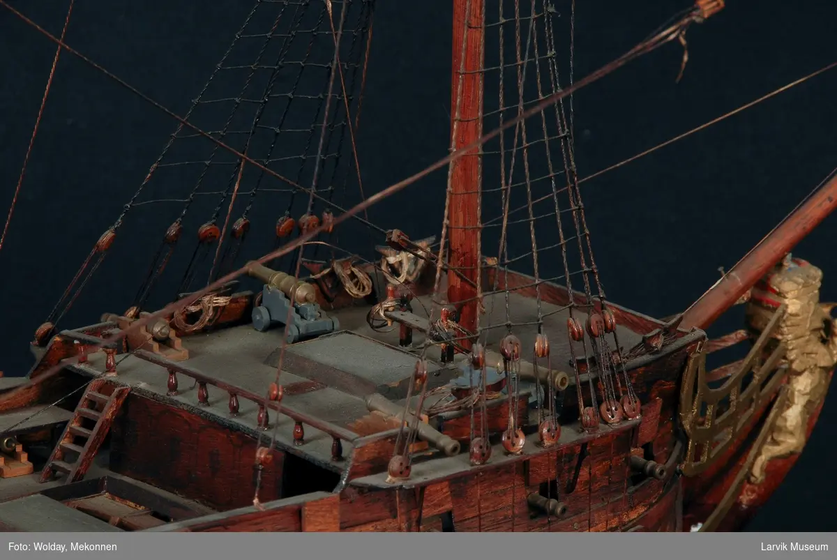 Helmodell av fregatten NORSKE LØVE under fulle seil