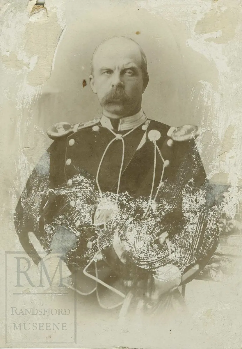 Rittmester Hans Guldberg med uniform.