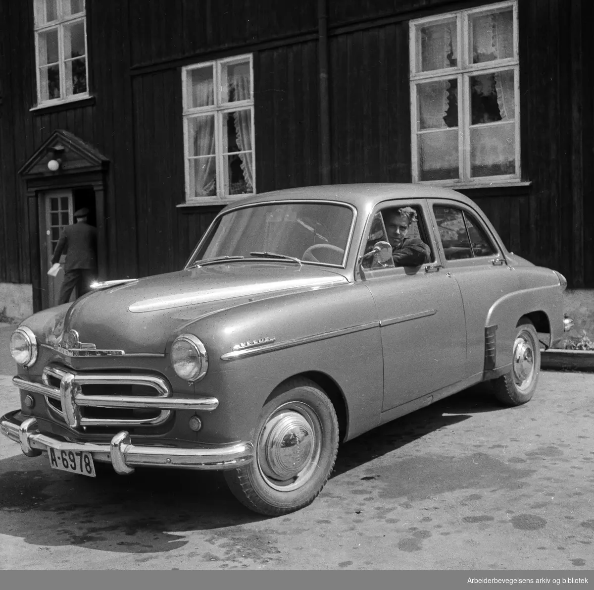 Statens Bilsakkyndige i Ullevålsveien 72. Førerkortprøve. Juni 1956.