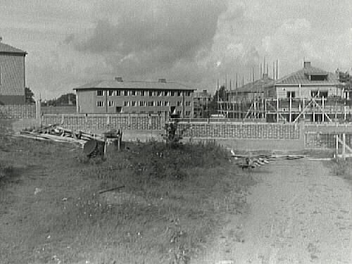 Uppförande av tjänstebostäder under 1940-talet till personalen vid Kustsanatoriet Apelviken.