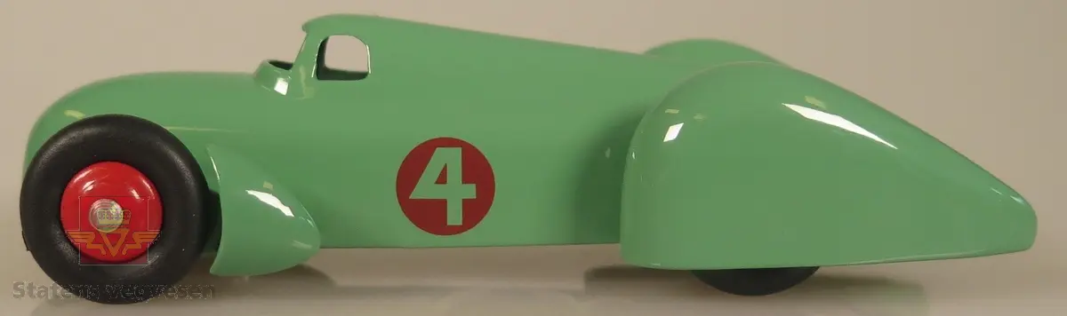 Modellbil av en Auto-Union Voiture de Record, modellbilen er farget grønn med røde hjulkapsler.