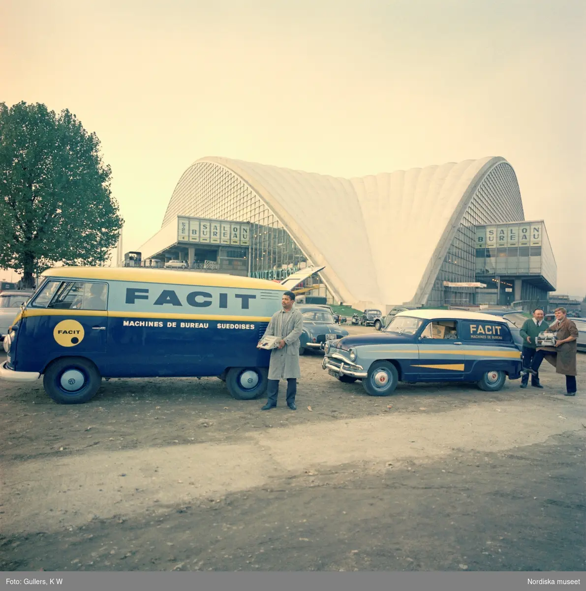 Facit-Paris, 1960-tal. Företagets blågula bilar.