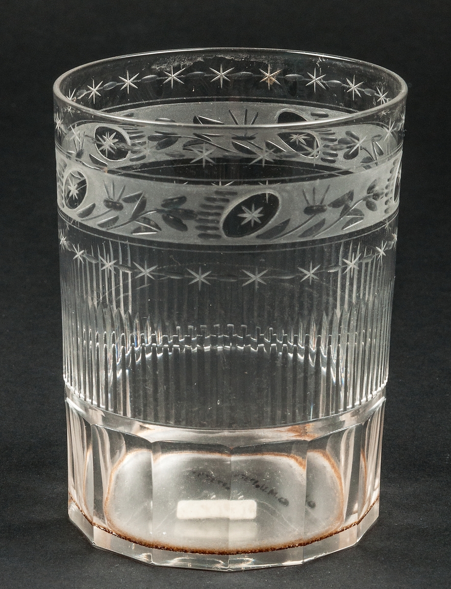 Selterglas, glas (28st), med facett- och blomslipning.