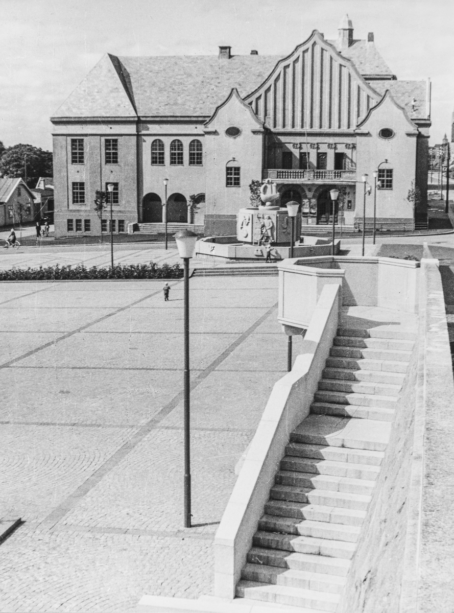 Rådhusplassen sett fra sydøst, 1949.