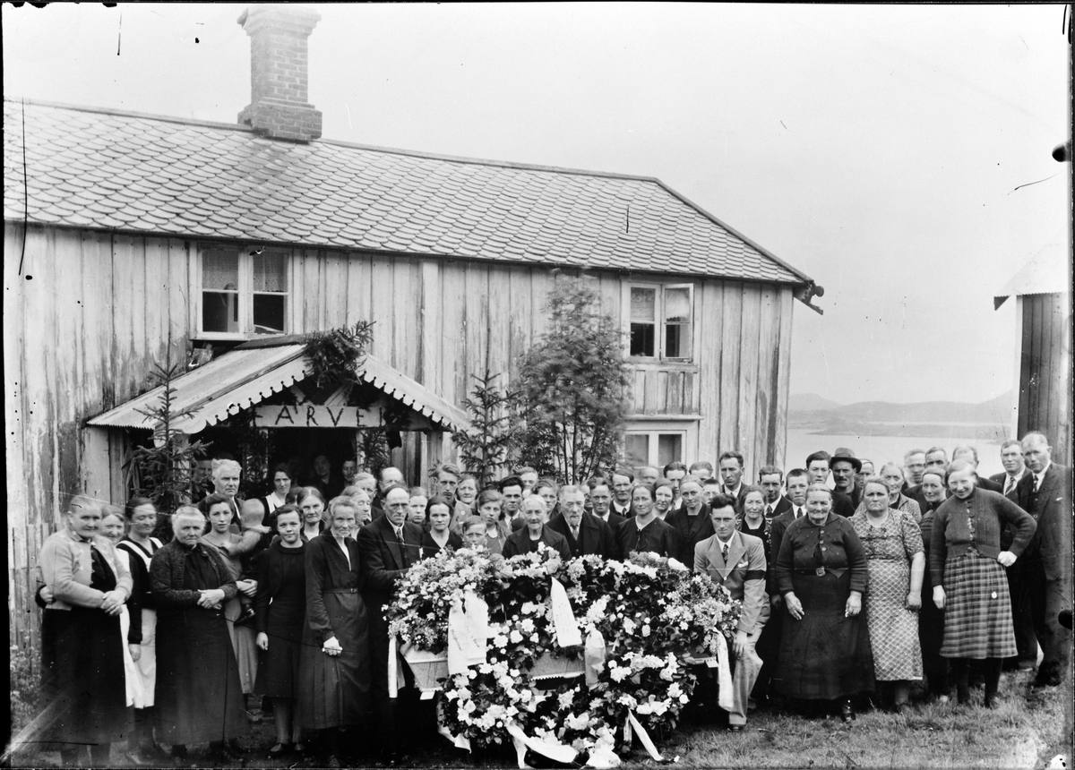 Begravelse etter Klaus Leiseth, Vallersund