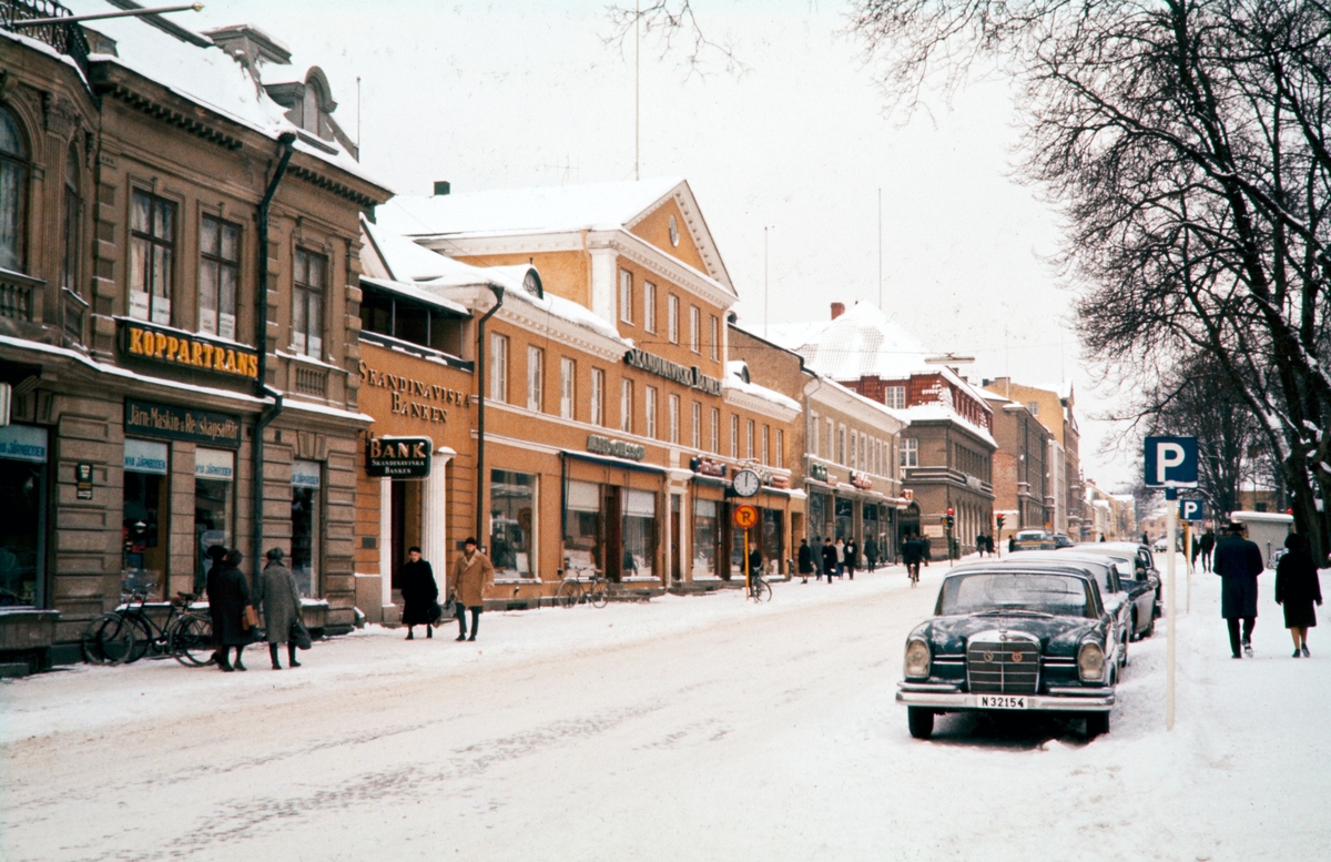 Kungsgatan norrut. Växjö, 1950-60tal .Vinterbild.