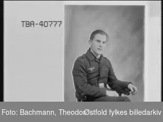 Portrett av tysk soldat i uniform, gefreiter Heckel (?).