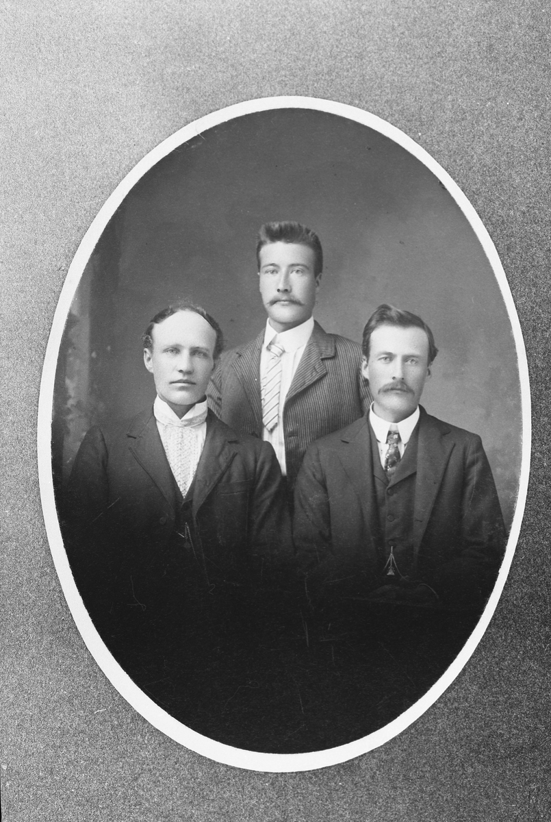 Portrett av tre menn