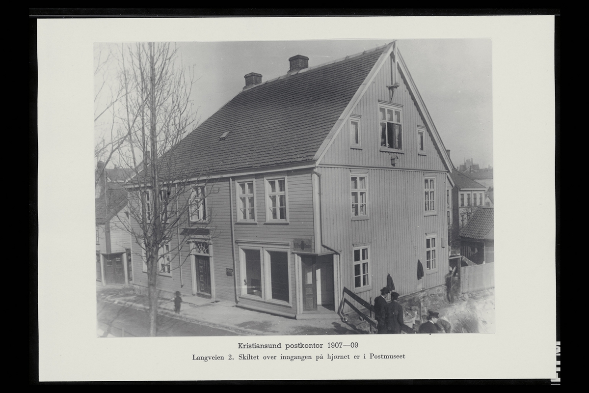 eksteriør, postkontor, 6500 Kristiansund, innstikkpostkasse, postskilt