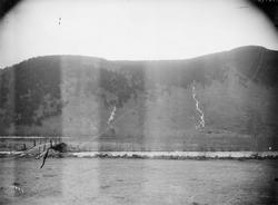 Gaarden Kleivmillom fra andre siden av Laugen. 2/5 1913