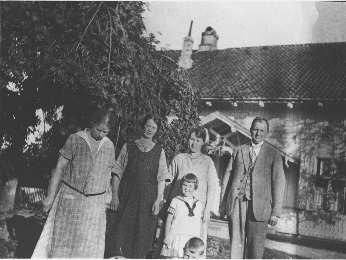 Prest Hansen Bauer med familie.