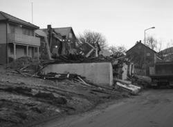 Riving av nabohuset til gården Sjølaupet gnr 27 bnr 2 eier K