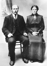 Kristian og Hanna Norli som bodde på Eikrem, Aukra.