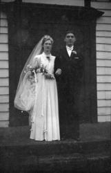 "Bryllup i Gjendemsvorpa. I.Iversen"..(A001)