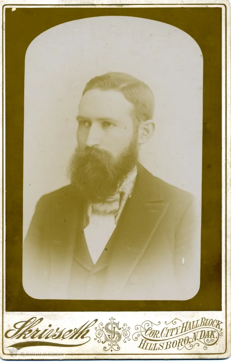 Portrett av Karl Larsen Dalehaug, f. 9/1-1869. ..Reiste til Amerika 29/4-1891.