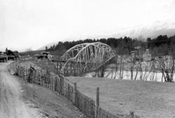 "Nedover Gudbransdalen, Tolleråsbro ved Dovre st."