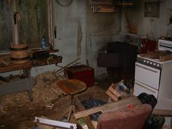 Snikkarverkstaden til Paul Aafløy i tilbygg til saga.