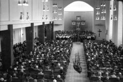 "1959 Harmonien, Kirkemusikkstemne, Mette søv på divanen 23.