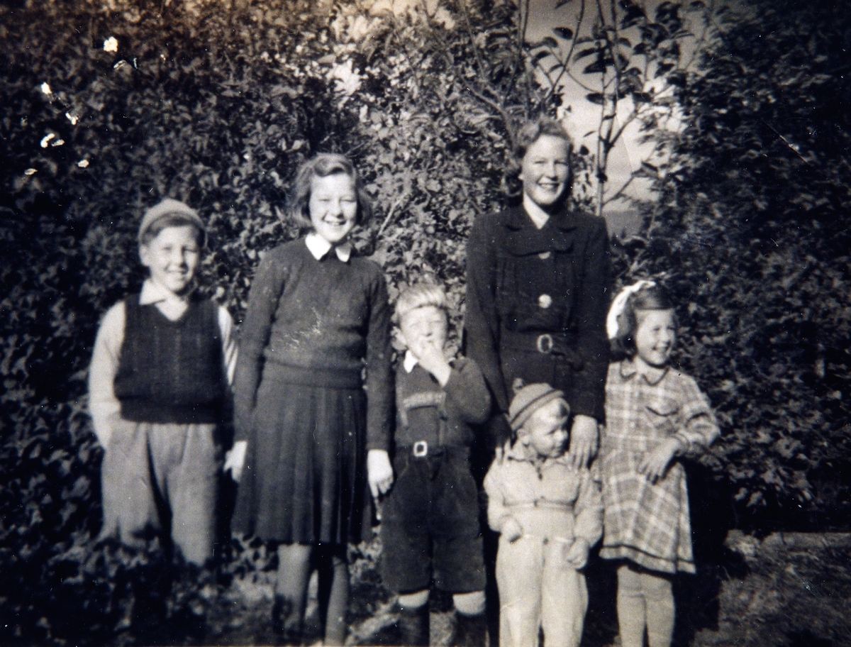 Gruppe
Framme frå v.Gunnar, Randi, Engebret,Kjell og Barbo Engene.
Bak står Birgit Engene.