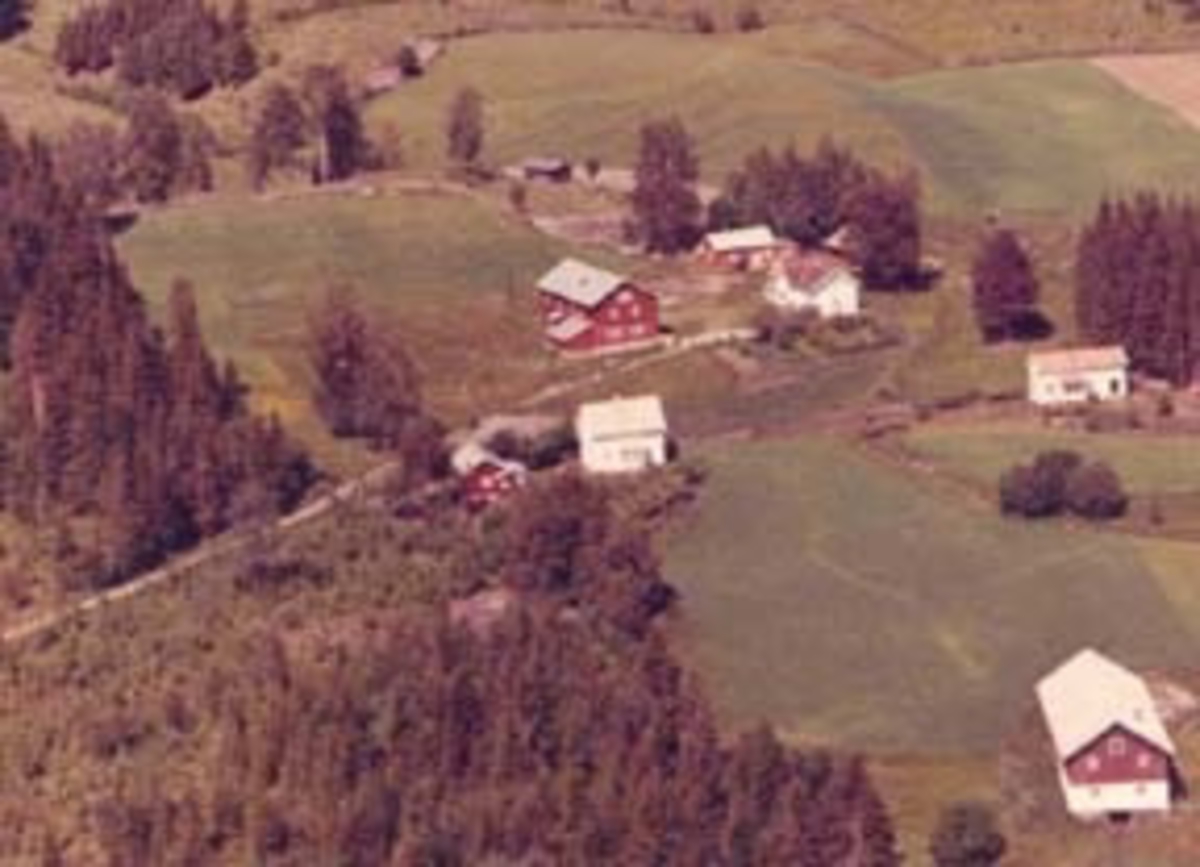 Flyfoto av Lillesvea, Furnes, Ringsaker.